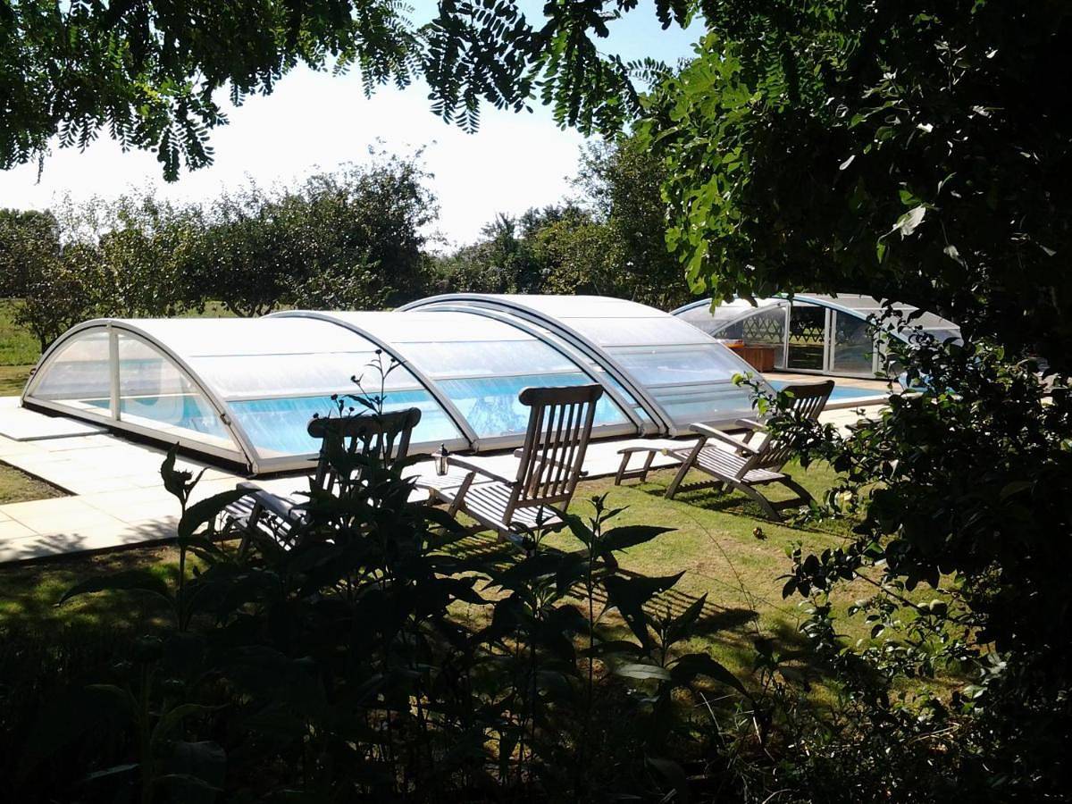 Le Gîte de l'aubray, gîte avec piscine in Trizay, Région de Saintes