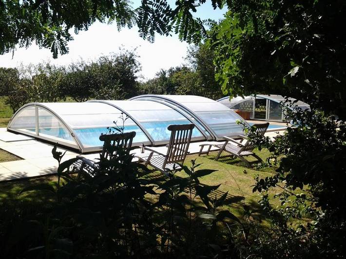 Location de vacances pour 4 personnes, avec Terrasse ainsi que Jardin et Piscine à Trizay