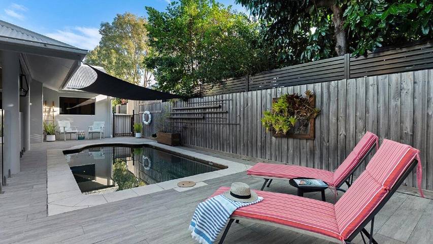 Holiday home for 8 people, with hot tub and garden in Port Douglas