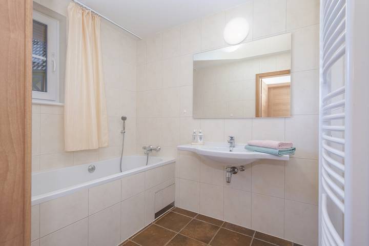 Ferienhaus für 6 Personen, mit Balkon/Terrasse und Terrasse sowie Garten in Ediger-Eller - 3