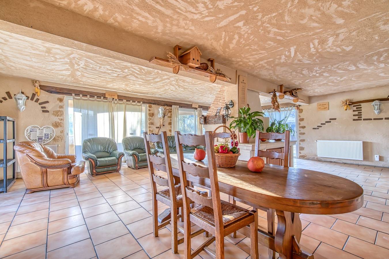 Maison de vacances 'L'Ecurie' avec piscine privée, terrasse privée et Wi-Fi in Guizengeard, Charente