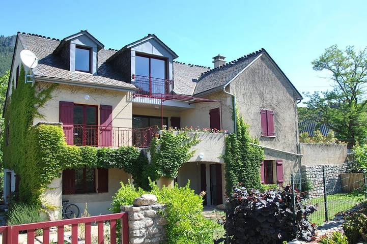 Chalet para 14 personas, con terraza y jardín - 1