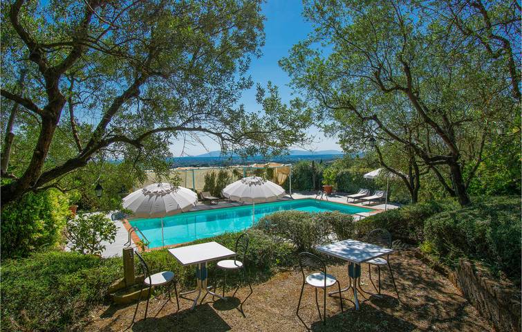 Appartamento intero, Appartamento AC a bordo piscina con parcheggio e WiFi, vicino a Torrente Nievole in Larciano, Provincia di Pistoia