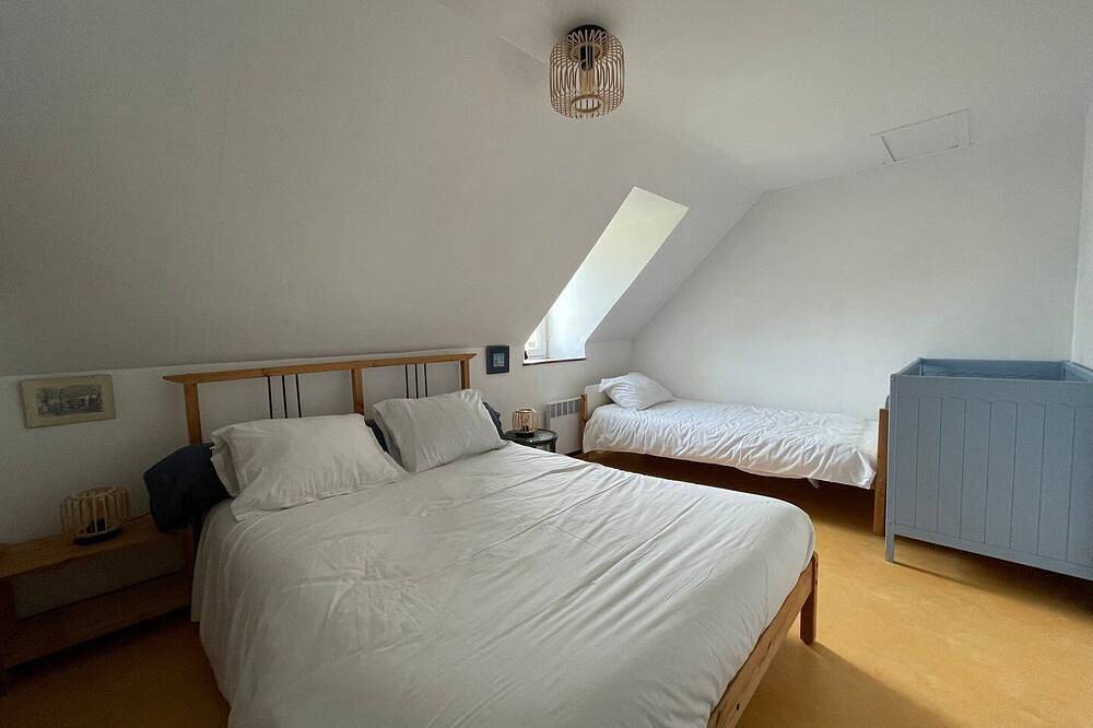 House Les Agaphantes in Lanmodez, Rosa Granitküste