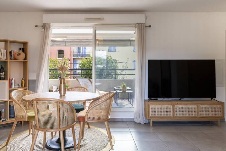 Gîte pour 4 personnes, avec balcon, adapté aux familles dans Cannes La Bocca - 3