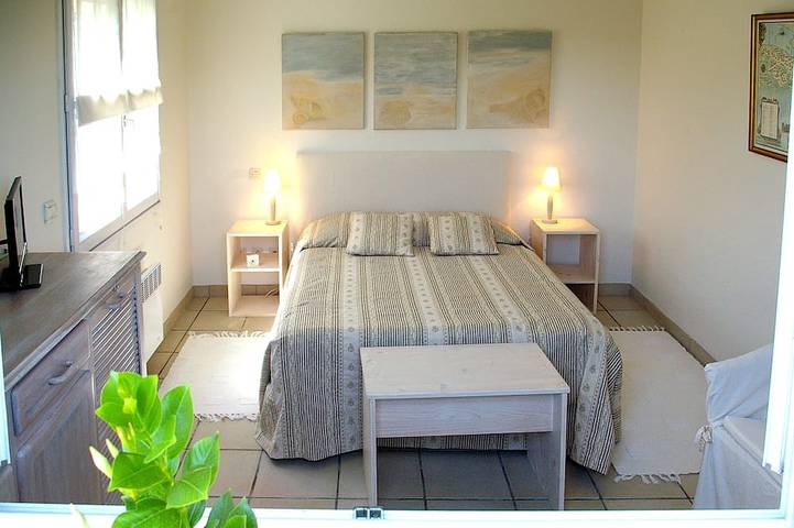 Location de vacances pour 3 personnes, avec terrasse et jardin à Saint-Médard-en-Jalles - 4