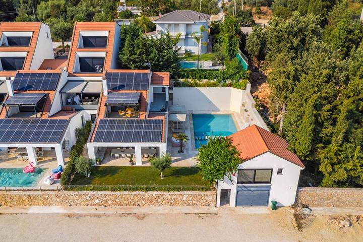 Chalet para 16 personas, con balcón además de piscina y jardín, Familias con niños - 1