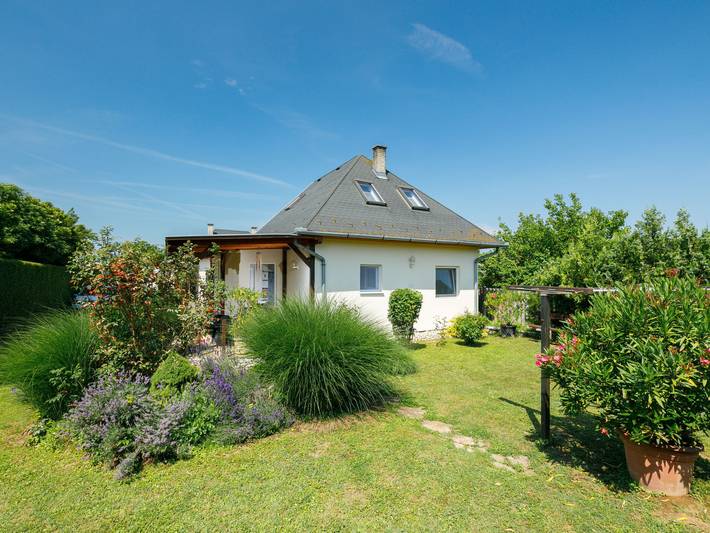 Ferienhaus für 5 Personen, mit Terrasse und Garten in Balatonboglar