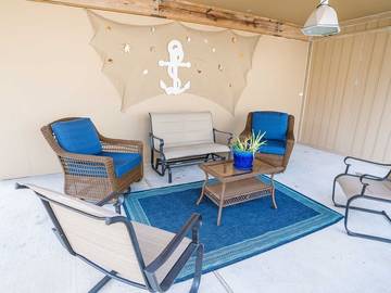 Log Cabin for 7 People in Galveston, Texas Gulf Coast, Photo 4