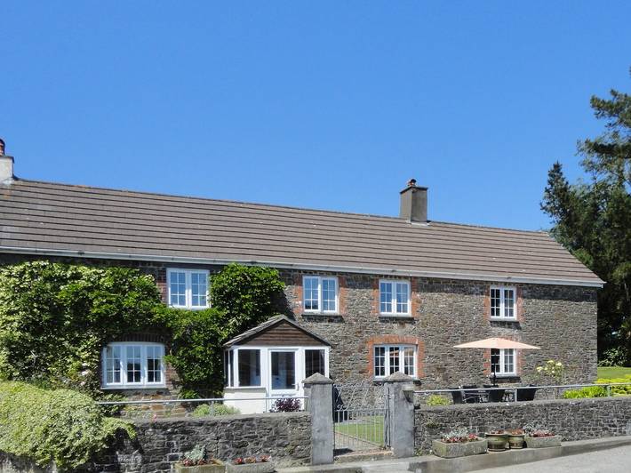 Cottage for 11 people, with pool and garden in Devon