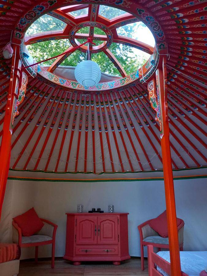 Yourte en pleine nature in Dampierre, Jura