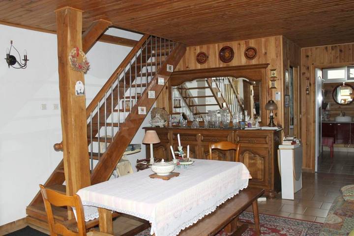 Chambre d’hôte pour 3 personnes, avec Terrasse ainsi que Jardin et Bassin pour enfant