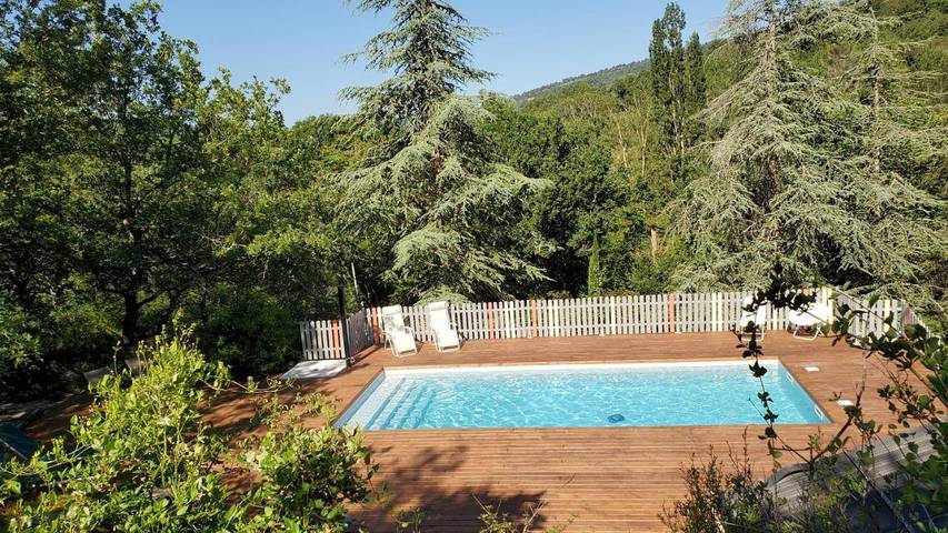 Location de vacances pour 4 personnes, avec vue et terrasse, animaux acceptés à Roquetaillade - 2