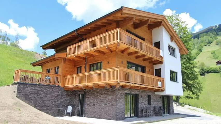 Chalet für 11 Personen, mit Garten und Sauna in Saalbach