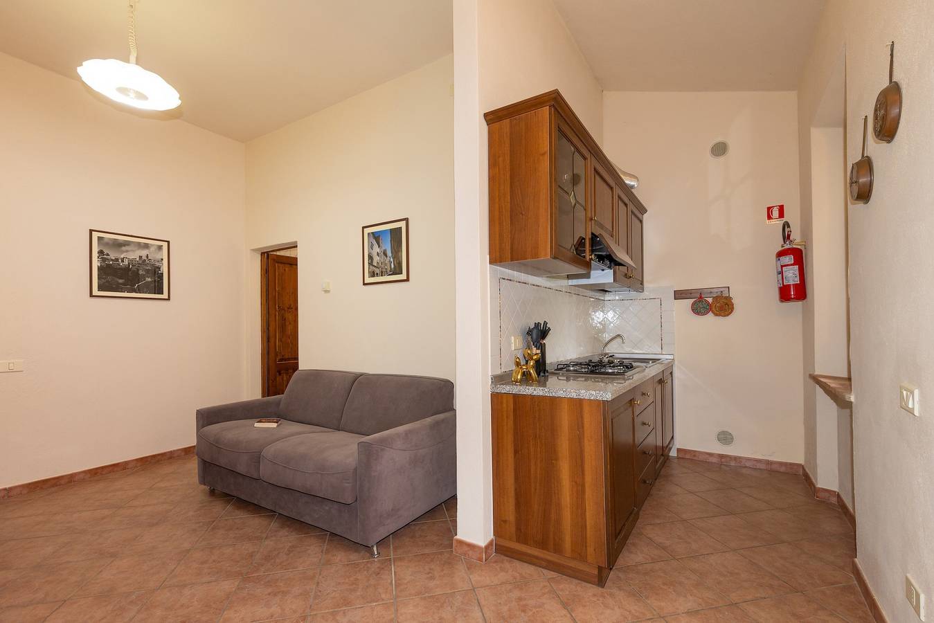 Ganze Wohnung, Ferienwohnung '1' mit Gemeinschaftspool, Wi-Fi und Klimaanlage in Montecatini Val di Cecina, Etruskische Küste