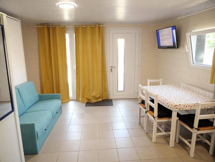 Gîte pour 2 personnes, avec Terrasse et Vue à Égletons