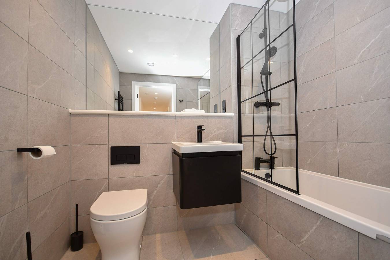 Entire apartment, Modern 2Br Flat with Balcony in Central Manchester in Manchester, Greater Manchester