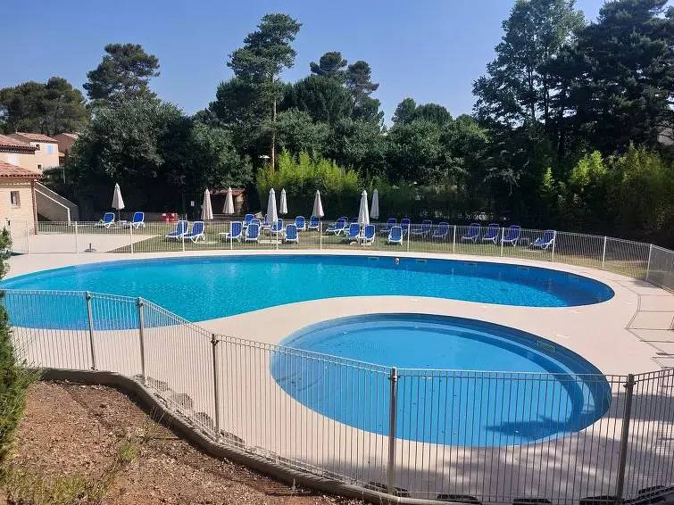 Maison 6 Personnes in Nans-les-Pins, Región Brignoles
