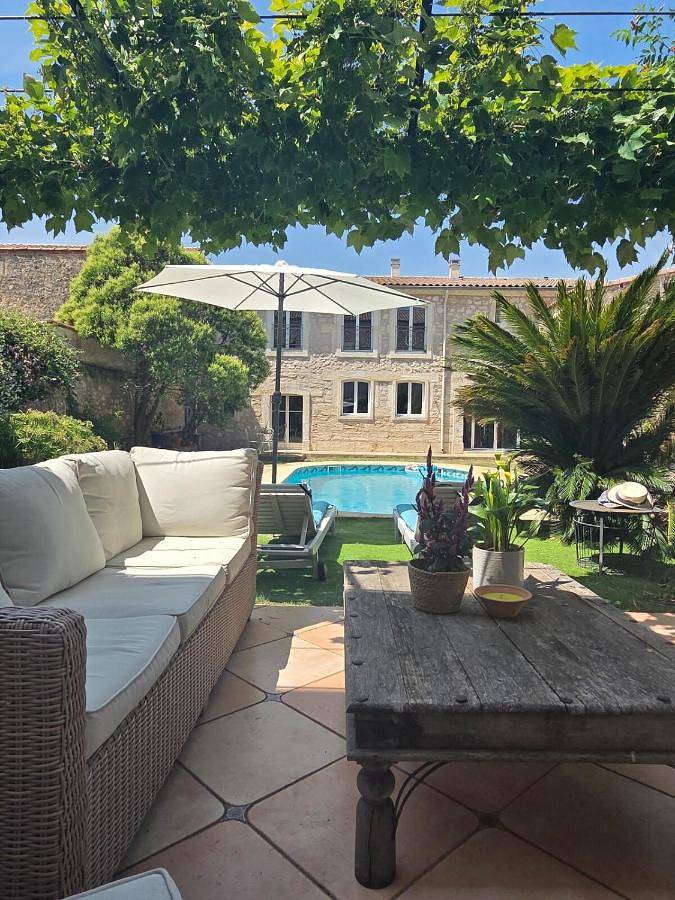 Chalet para 12 personas, con jardín además de piscina y terraza - 1