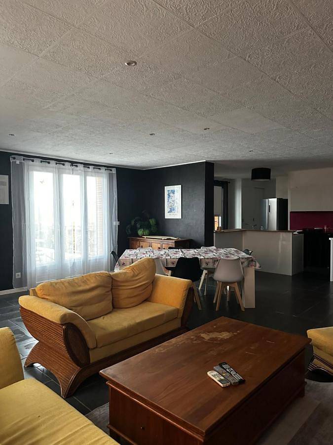 Gîte pour 8 personnes, avec vue et balcon à Baix - 4