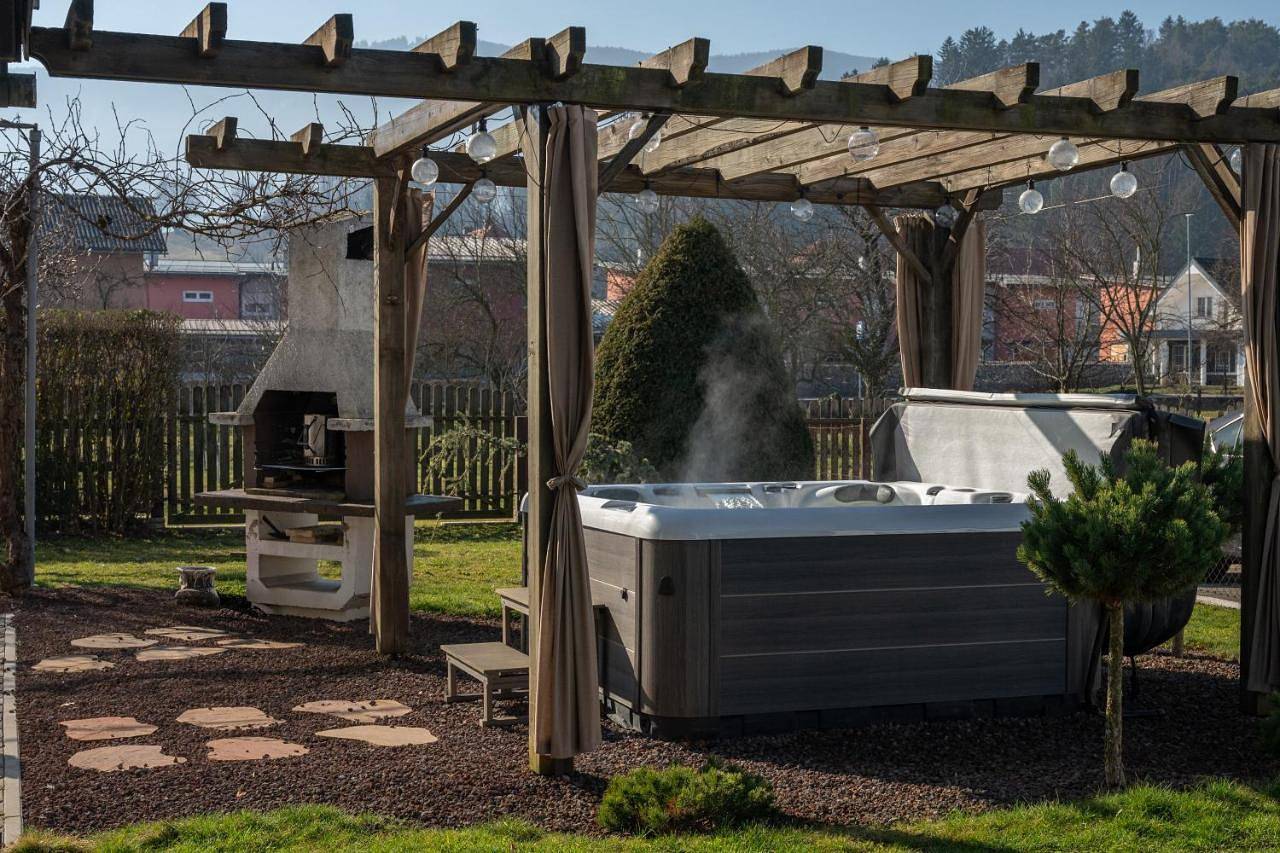 Jacuzzi, Bbq & Ev plug - 5Br Villa Villi with Garden in Karawanken und Bachergebirge, Maribor
