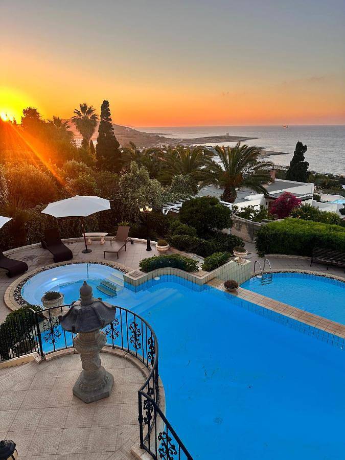 Villa für 18 Personen, mit Pool und Garten sowie Terrasse - 1