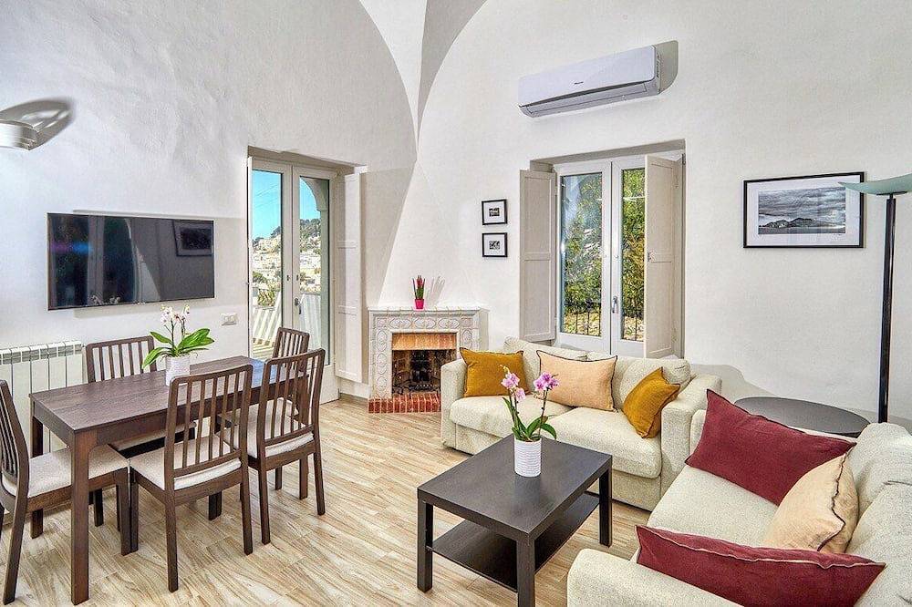 Exclusive Villa with Caprese architecture recently renovated. in Capri, Neapel Provinz