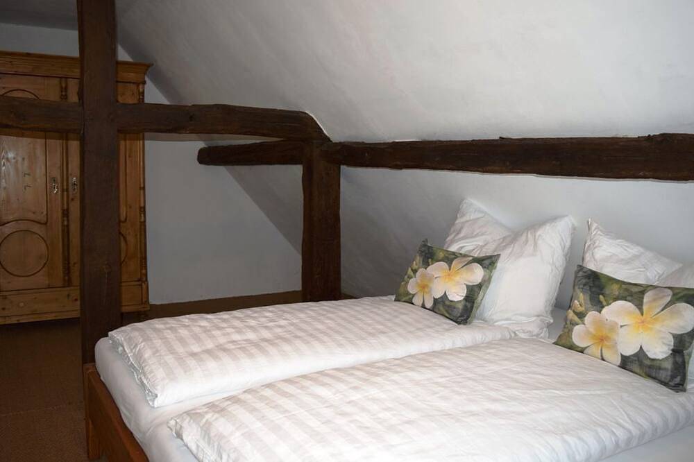 Ganze Wohnung, 2-Bett-Ferienwohnung Dorfblick - Landhaus am Aremberg in Antweiler, Ahrtal