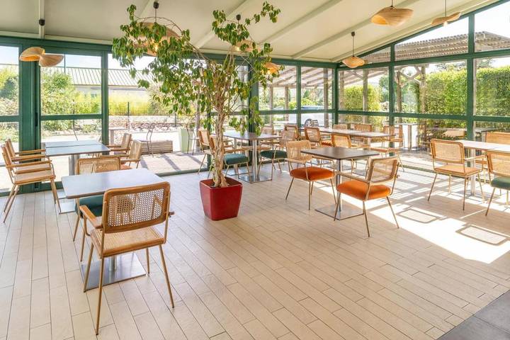 Hôtel pour 3 personnes, avec terrasse, animaux acceptés à Bourg-lès-Valence - 2