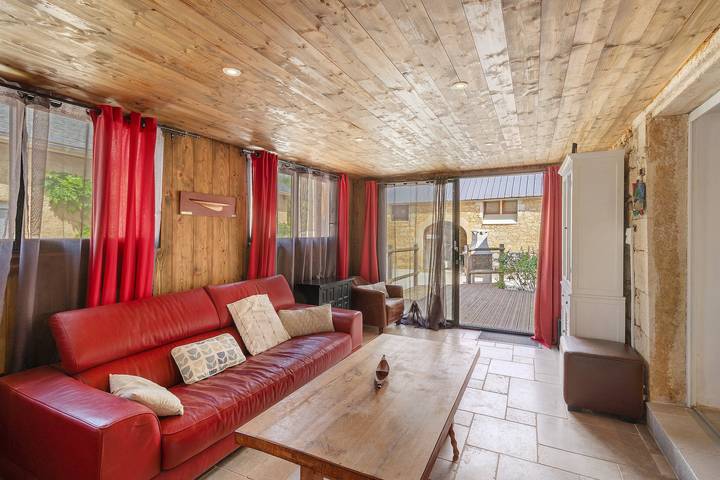 Location de vacances pour 4 personnes, avec jardin, adapté aux familles à Jayac - 3