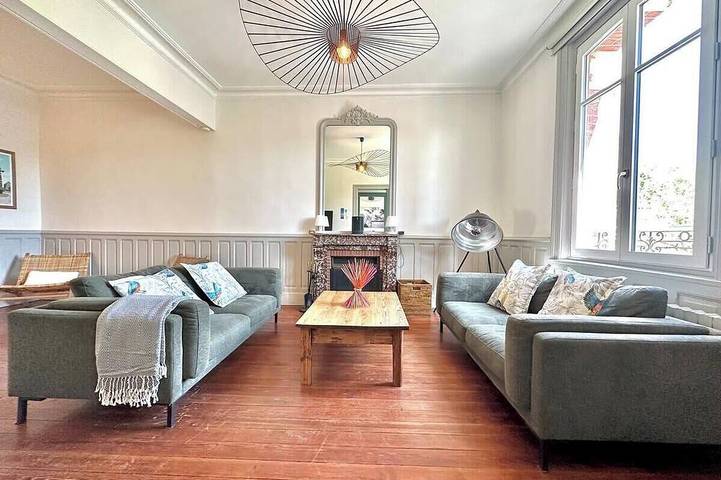 Location de vacances pour 14 personnes, avec Jardin à Sailly-Flibeaucourt