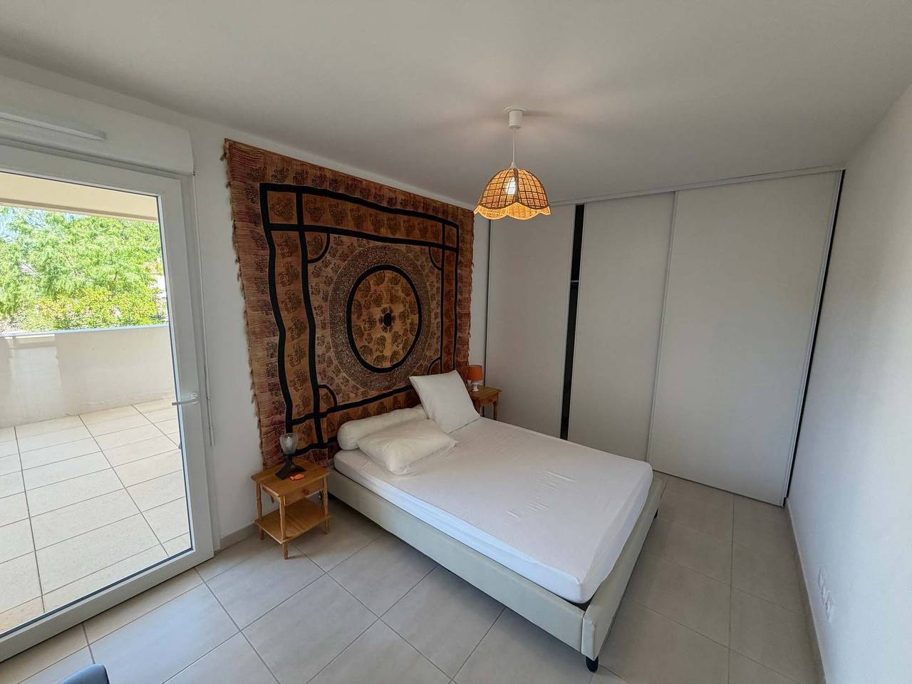 Appartement entier, Bright Cross-Apartment with 2 Terraces in Sérignan, Côte méditerranéenne (France)