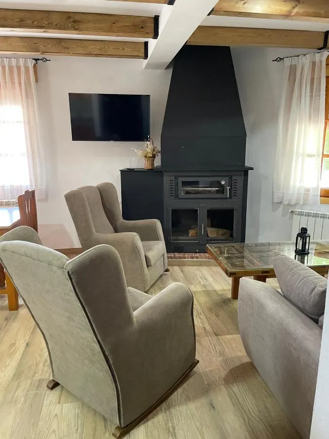 Country house for 4 people, with terrace, with pets - 1