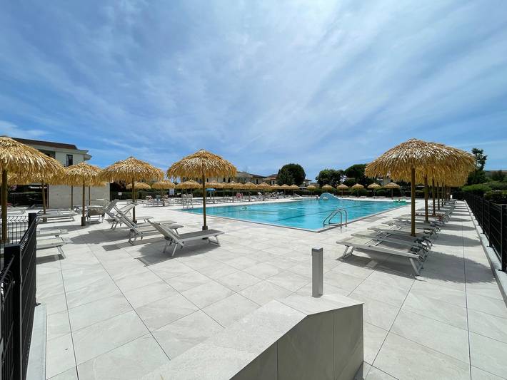 Ferienhaus mit Garten und Pool in Porto Santa Margherita, Caorle
