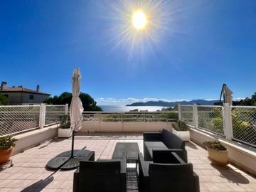 Gîte pour 4 personnes, avec terrasse à Cannes