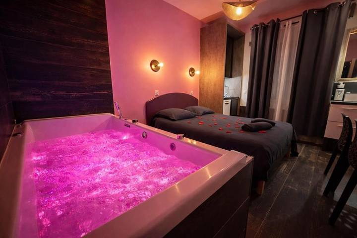 Gîte pour 2 personnes, avec jacuzzi à Lorient