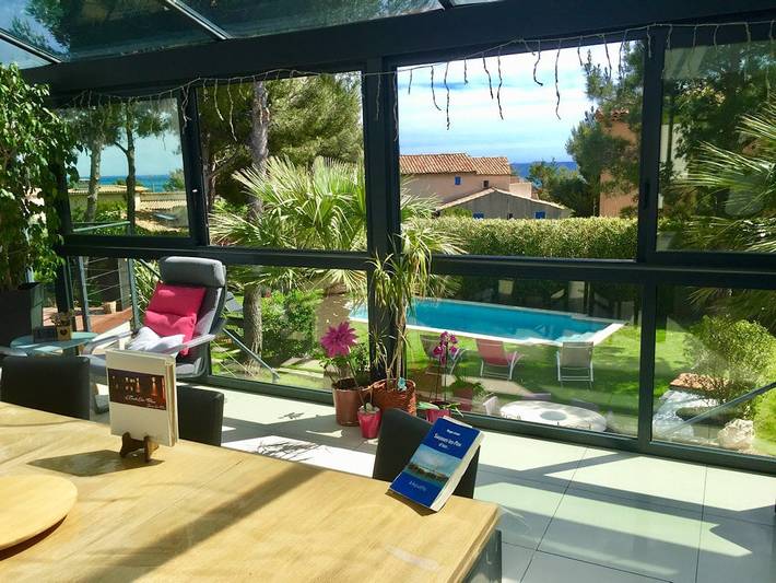 Chambre d’hôte pour 3 personnes, avec terrasse et jardin ainsi que jacuzzi et piscine à Sausset-les-Pins
