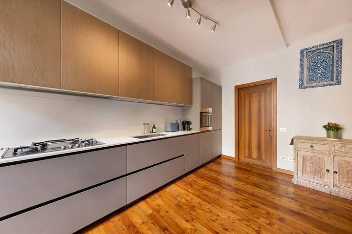 Appartamento intero, Appartamento vacanze per 5 persone con giardino in Lesa, Lago Maggiore (Piemonte)