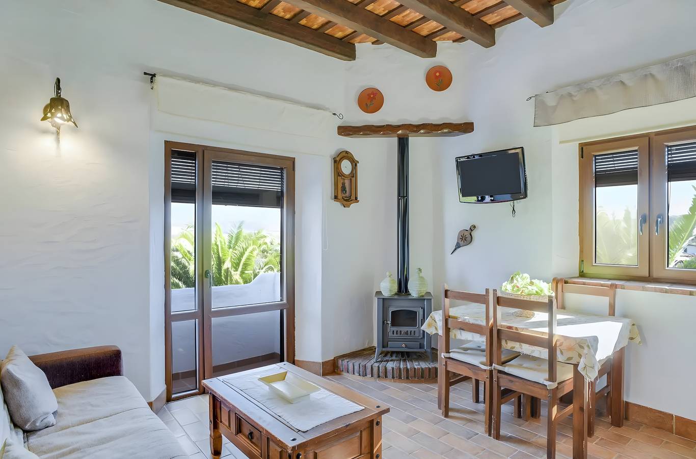 Ganze Wohnung, Apartment 'El Manzano' mit Gemeinschaftspool, Wlan und Klimaanlage in Barbate, Costa de la Luz