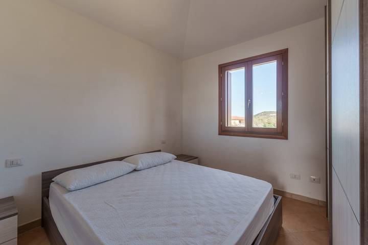 Entire apartment, Apartment 'Casa Vacanze Pesca' with Private Terrace, Balcony and Air Conditioning in Murta Maria, Olbia