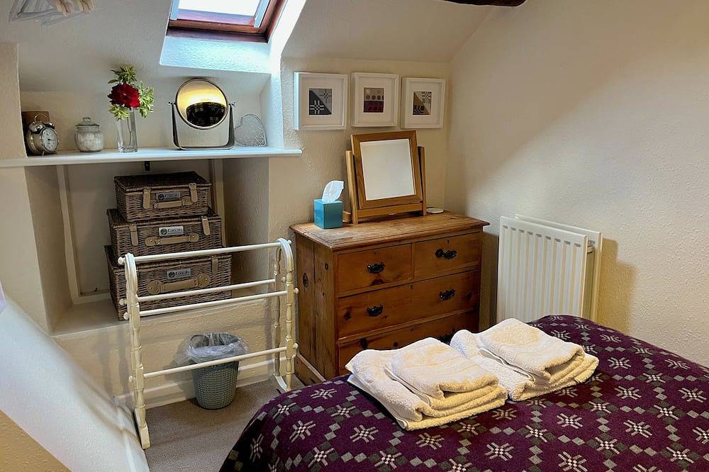 Pretty cottage, perfect readers' retreat in centre of Hay, parking & fast wifi in Hay-on-Wye, Brecon Beacons