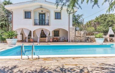 Ferienhaus für 8 Personen, mit Garten und Terrasse sowie Pool, mit Haustier an der Adriatisches Meer