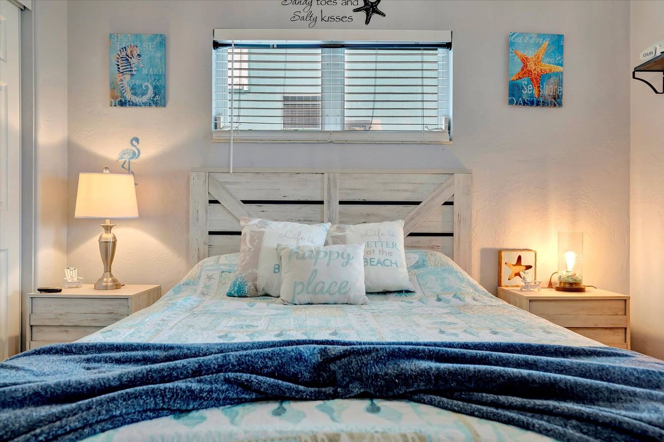 Apartamento entero, Dolphin Suite  2B Pet Friendly  Waterfront  Dock in Isle of Palms (Treasure Island), La isla del tesoro