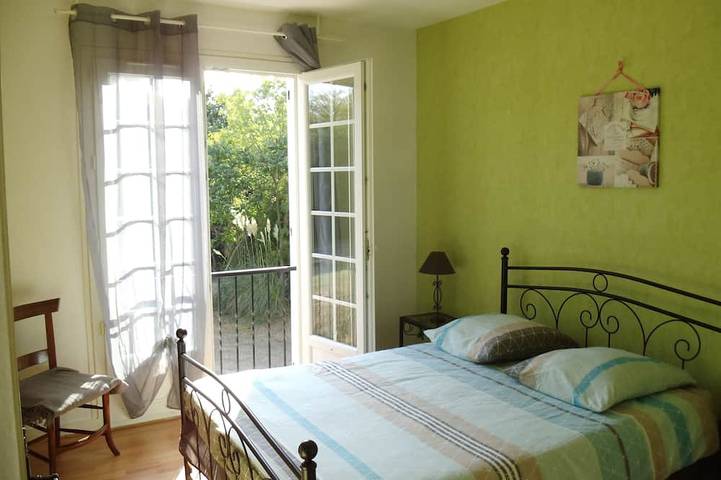Gîte pour 6 personnes, avec terrasse et jardin à Échillais - 3