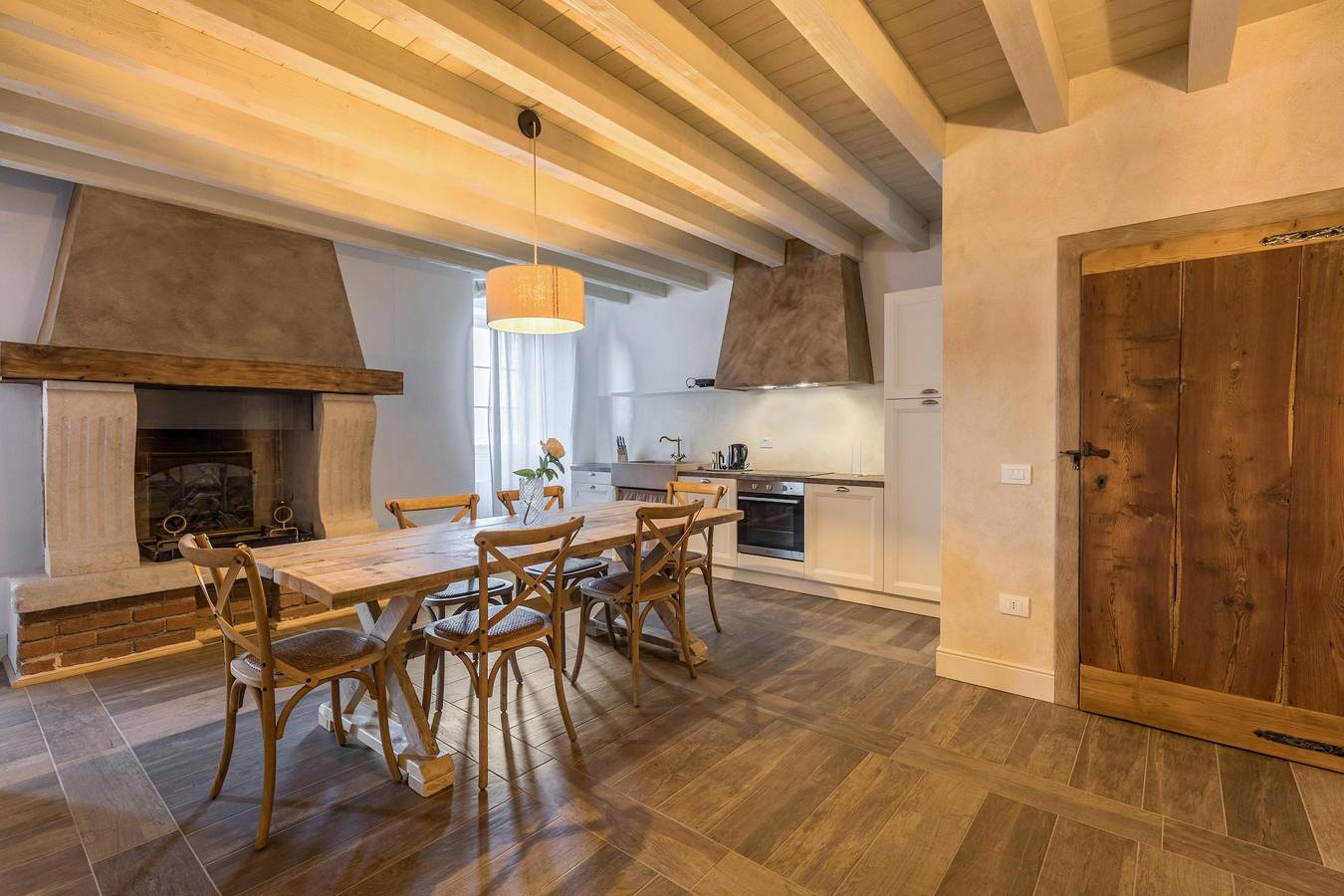 Ganze Wohnung, Ferienwohnung "Ontano" im Landhausstil mit Wlan, Gemeinschaftsgarten & Pool in Rivoltella del Garda, Desenzano del Garda