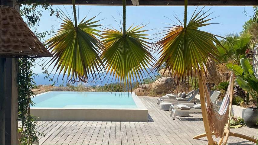 Chambre d’hôte pour 2 personnes, avec jardin ainsi que vue et piscine à Albitreccia