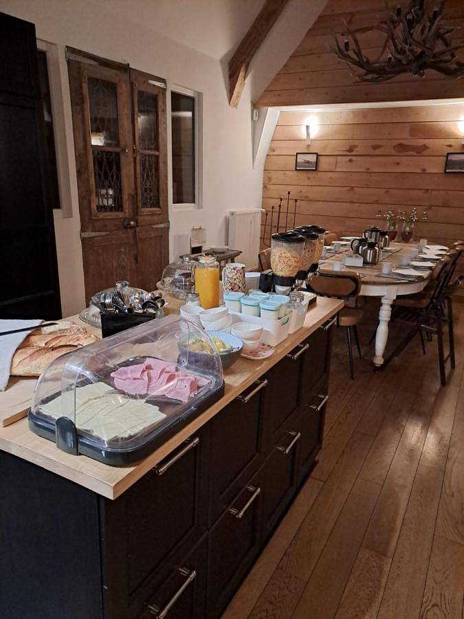 Quadruple Room with Private Bathroom in Laqueuille, Parc naturel régional des Volcans d'Auvergne