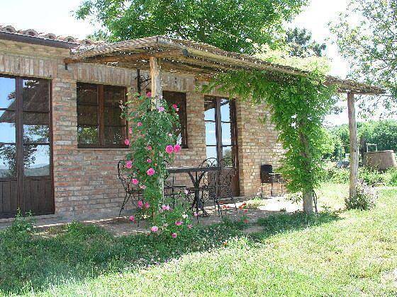 Ganze Ferienwohnung, Ferienwohnung mit großer eigener Laube und Holzofen in Monteleone d'Orvieto, Perugia Provinz