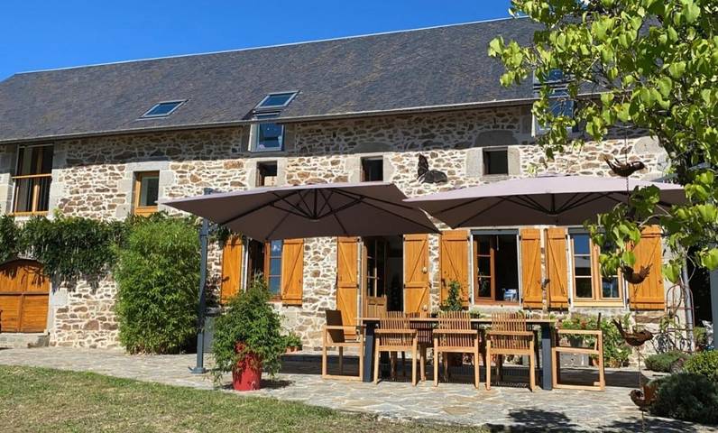 Chambre d’hôte pour 2 personnes, avec vue ainsi que terrasse et jardin
