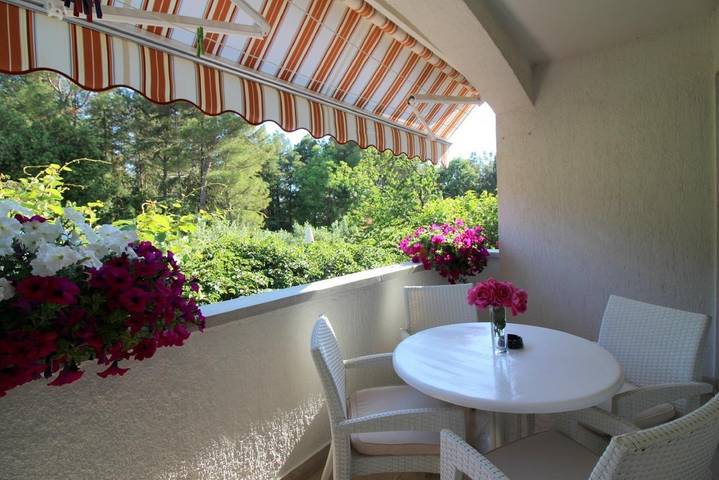 Ferienwohnung für 3 Personen, mit Garten und Terrasse in Poreč